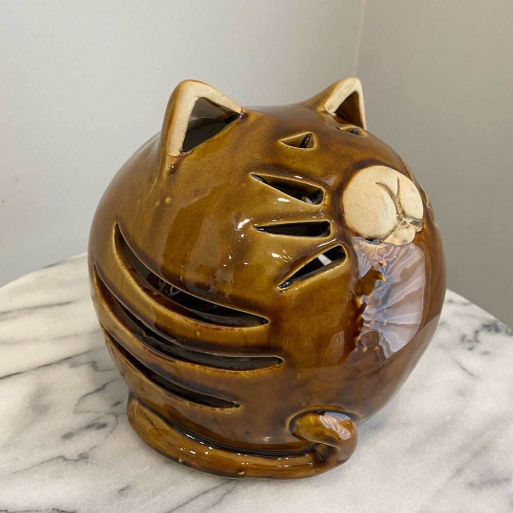 Chonky cat ceramic decor